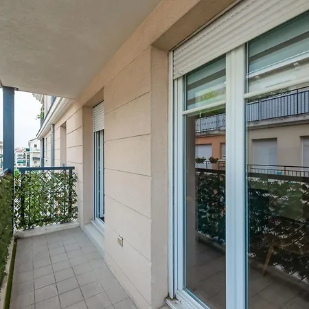 ✵ Le Saint Georges- T2 4p+ Wifi + Parking A - Fairytale Factory ✵ * Bussy-Saint-Georges