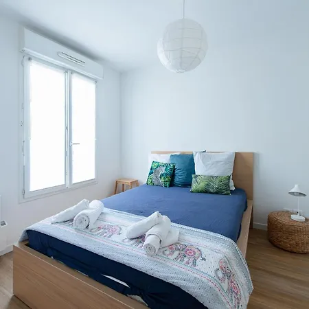 ✵ Le Saint Georges- T2 4p+ Wifi + Parking A - Fairytale Factory ✵ * Bussy-Saint-Georges